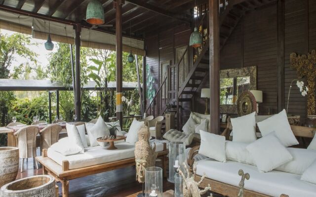 Citrus Tree Villas - Jean Francois