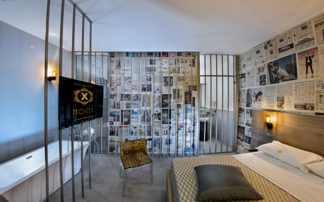 X Hotel