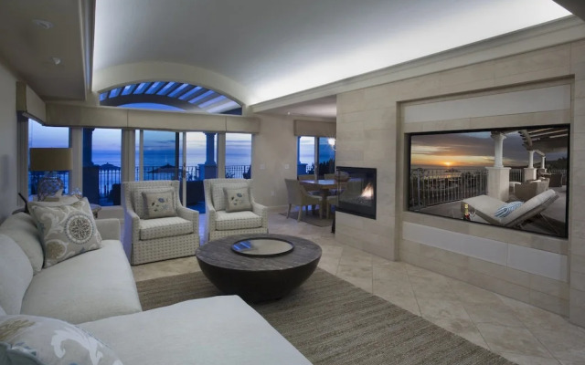 Sunset Cove Villas in Laguna Beach