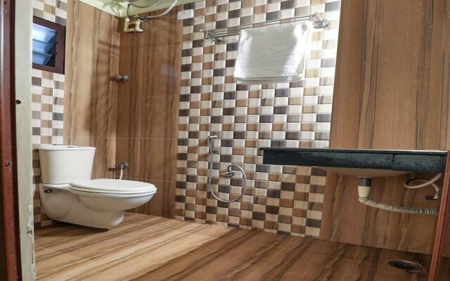 OYO 10711 Hotel NSNR Residency