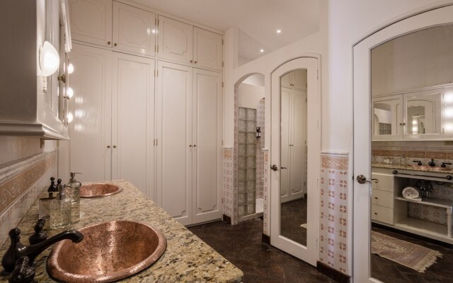 Panoramic Paradise 3BR Overlooking SMA