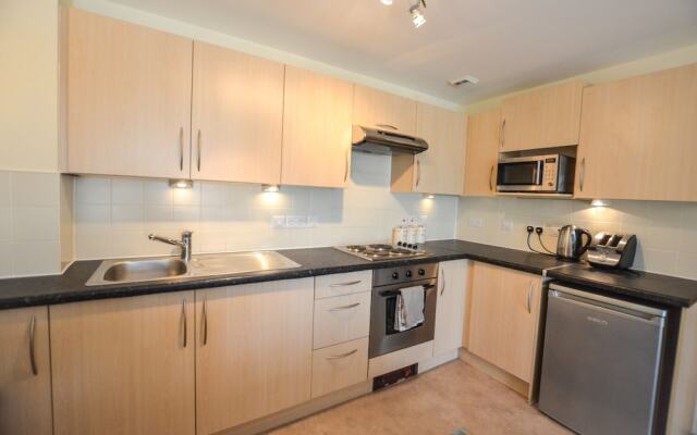 Gunwharf Quays Chic Apartment