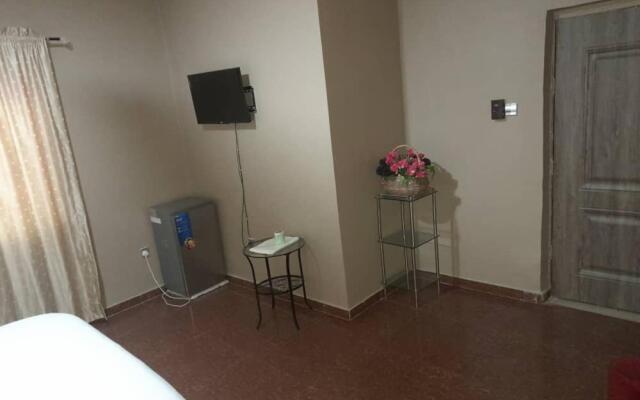 Chobbed & Breakfast Hotel Lodge