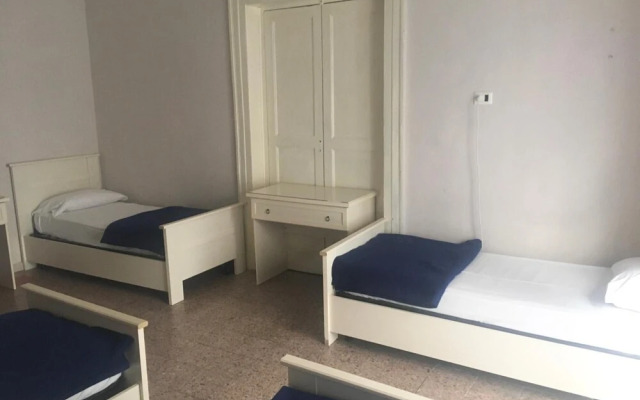 Hostel 6 Small Rooms