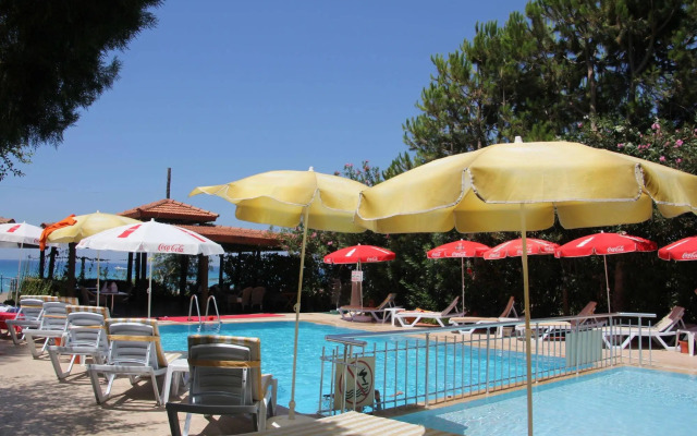 As Queen Beach Hotel