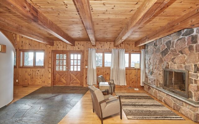 Grand Niagara Estate Lodge