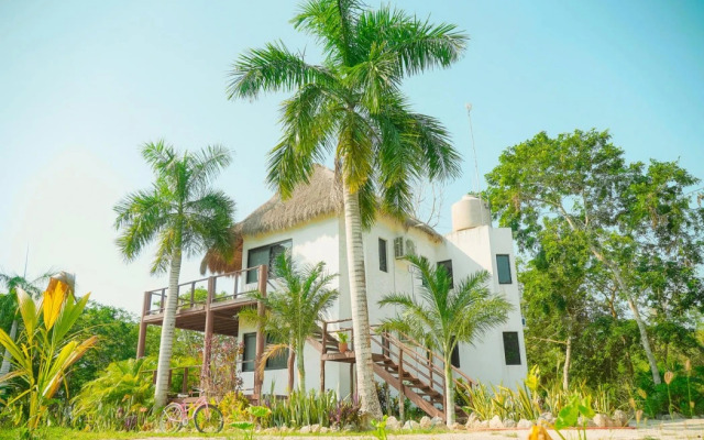 Royal Palm Bacalar Cabañas & Lagoon Club