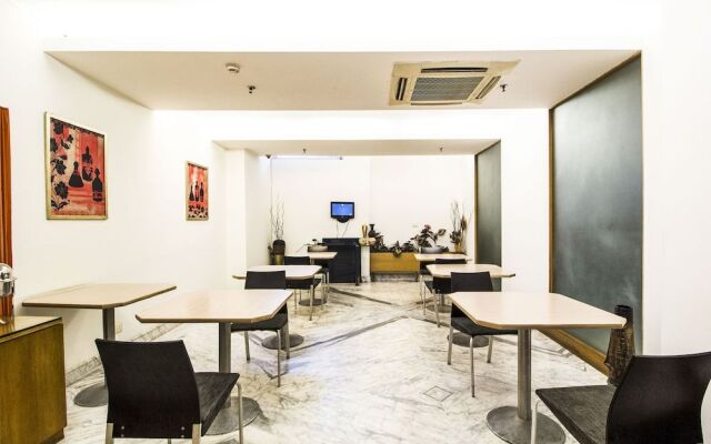 FabHotel Raj Darbar Iffco