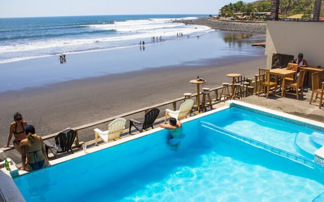 Ast Surf Hotel