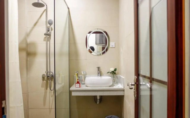 Green Rose Hotel