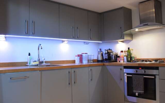 Spacious 2 Bedroom Apartment in Fulham