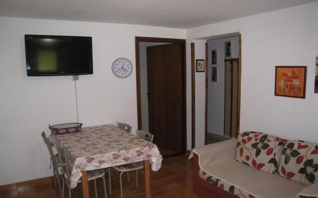 Dvor - 20 m From Beach - A1