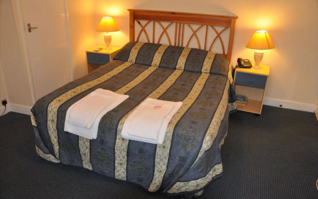 Carlton Hotel