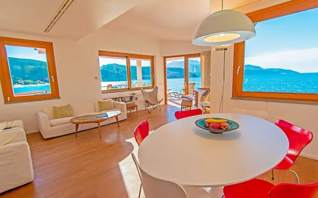 The Boat Isola d Elba