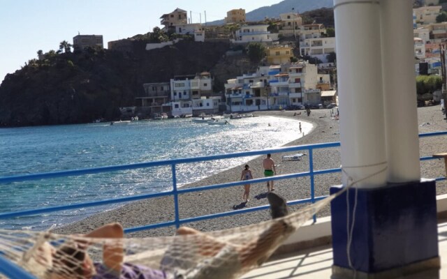 Seaside Cozy House ON THE SEASouth Crete