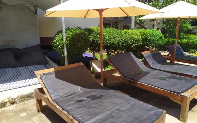 Baansanook Bungalows & Pool