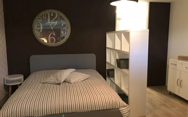 Large Studio Near Epfl And Lausanne City Center – Guest Rooms – Ecublens
