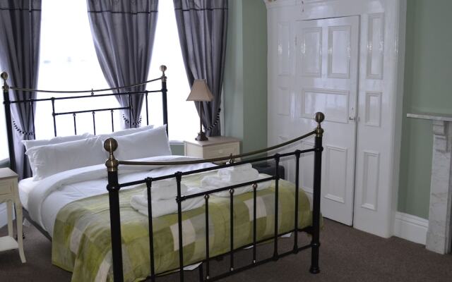 Corra Lynn B&B