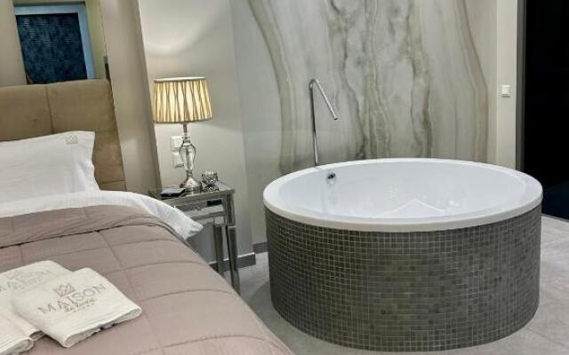 Maison De Luxx , Luxury With Jacuzzi A6