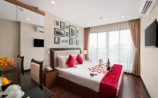 Golden Moon Suite Hotel