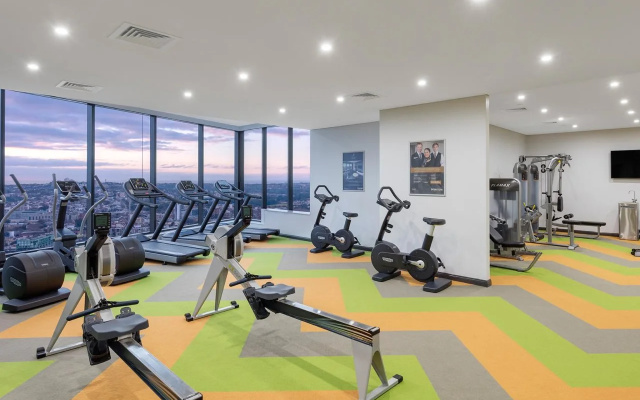 Meriton Suites World Tower
