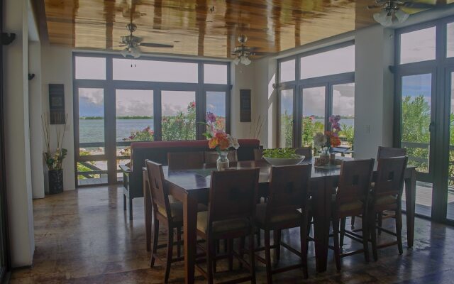 Casas de la Caye Villas