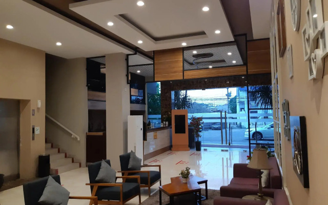 Triizz Hotel Semarang by Royal Singosari (Formerly Faustine Semarang)