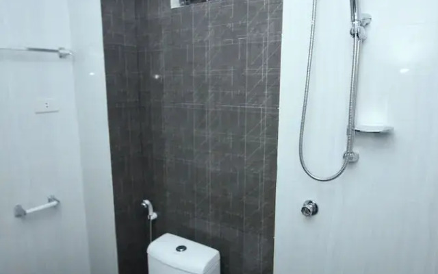 The Paragon Hotel And Restaurant