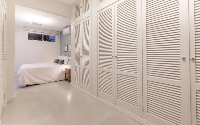 Leblon Coast Amazing 3 Bedroom in Leblon