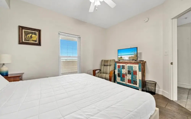 Majestic Beach Towers 1-1304