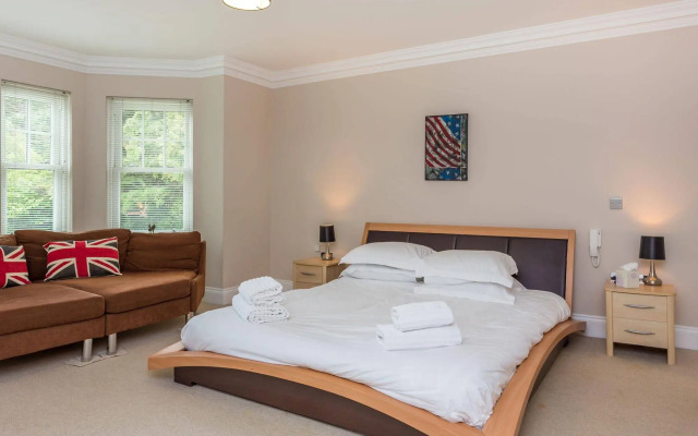 Quay Holidays - Canford Cliffs