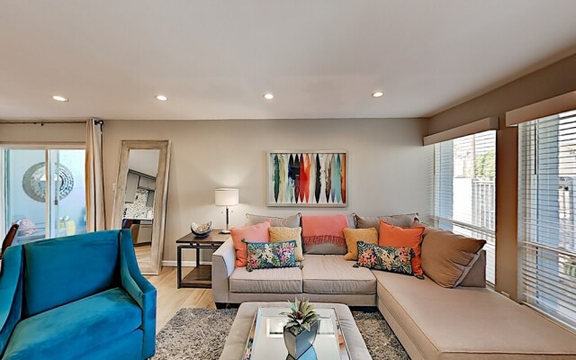4916n73r 2 Bedroom Townhouse