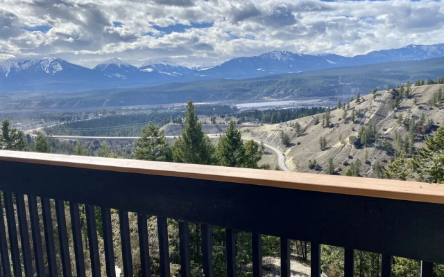 Rocky Mountain Springs Lodge