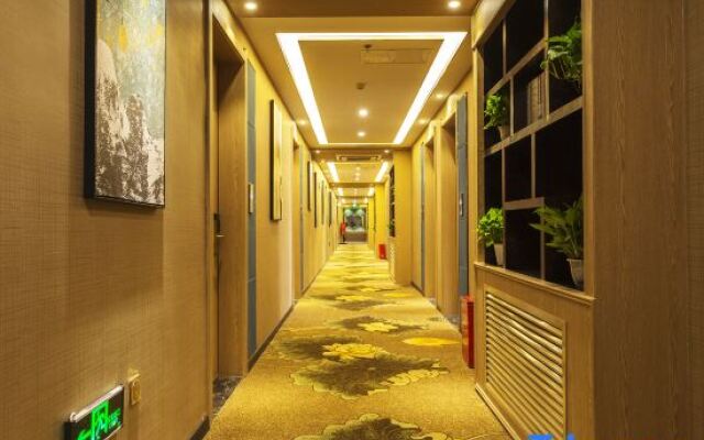 Saint Met Hotel (Zhengzhou Convention and Exhibition Center)