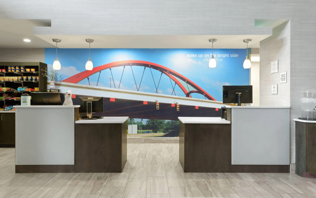 La Quinta Inn & Suites by Wyndham Columbus - Edinburgh
