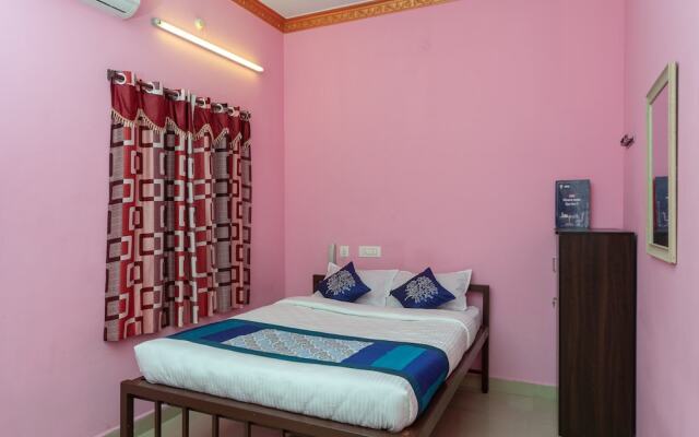 Oyo 18450 Puduvai Inn Guest House