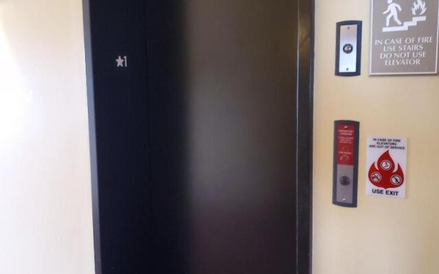 Edgewood Hotel & Suites
