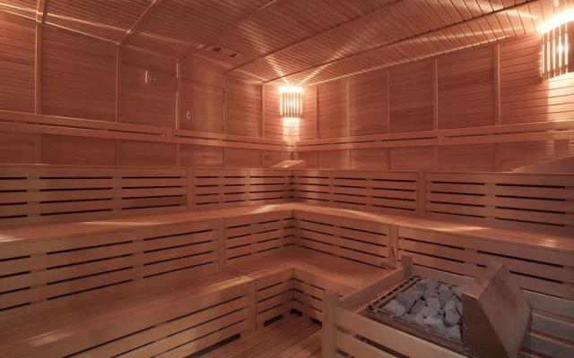 Hotel Orange Palace Side