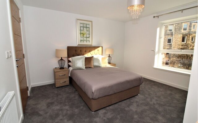 Brand New, Luxury Flat for 6 Near Arthur's Seat