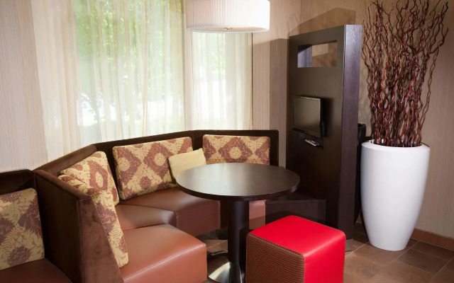 Courtyard by Marriott Burlington Williston