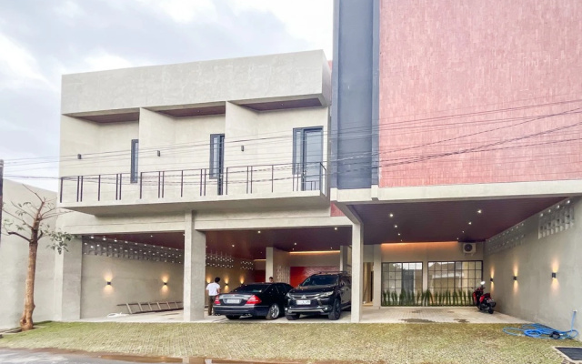 Urbanview Tigatuju Living Blitar