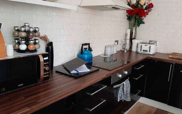 Cozy Holiday Home in Folkstone Near Folkestone Harbour Arm