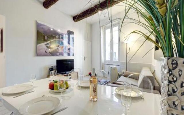 Great Flat in the Old Town Up To 4