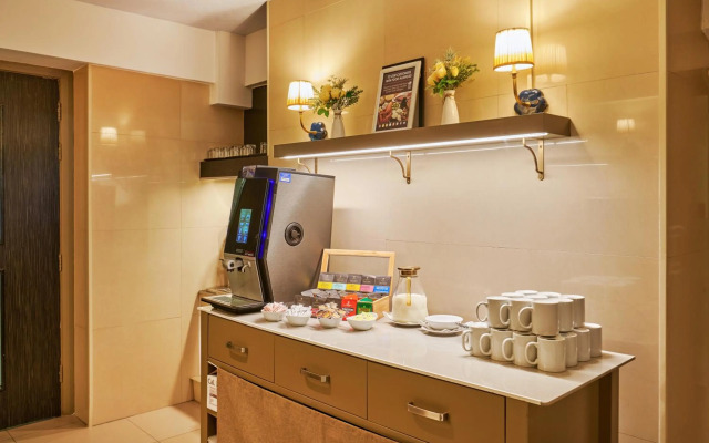 Huttons Hotel, Victoria London