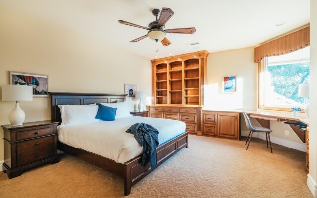 Oak Manor - Callaway