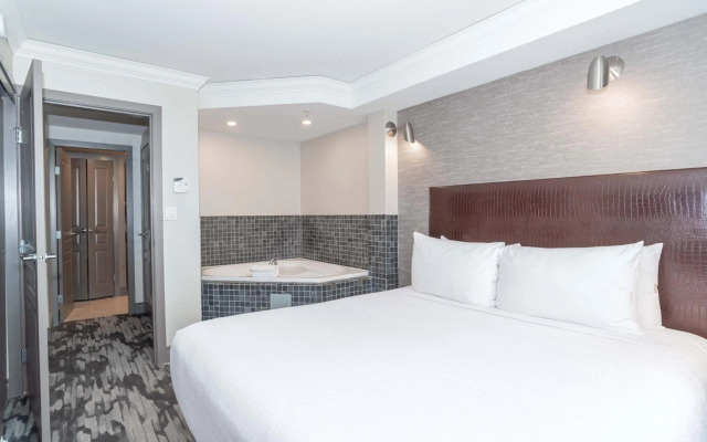Sandman Signature Toronto Airport Hotel