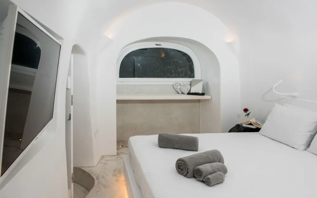 White Sky Caldera Villa by Blue Escape