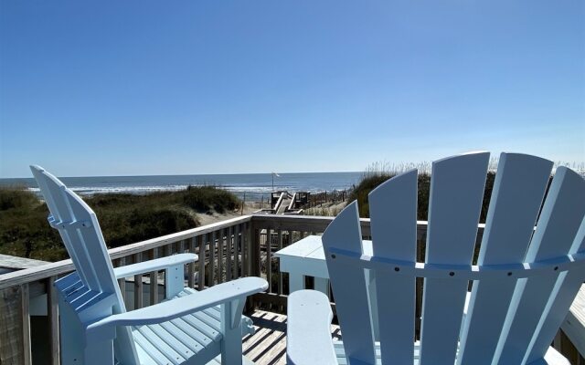 12 Beach Fantasy Studio Bedroom Condo by RedAwning