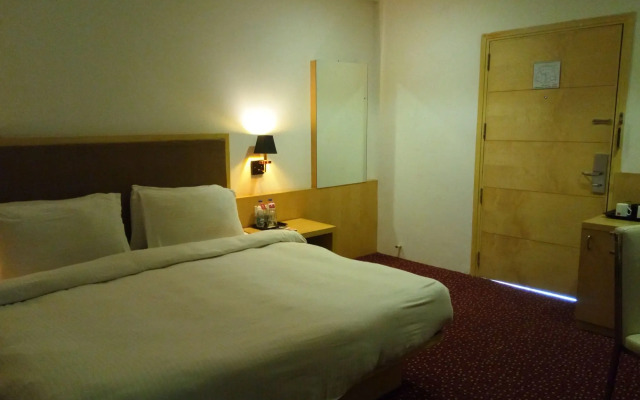 Top3 Lords Resort Bhavnagar