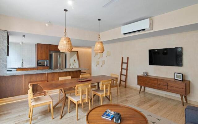 205 Perfect Location 3 bedrooms Apartment